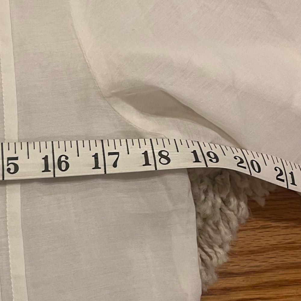 NWT Universal Thread Cream beautiful pintuck Wome… - image 3